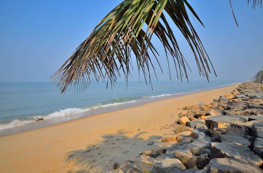 Description: شاطئ شيراي (الصورة من shutterstock)